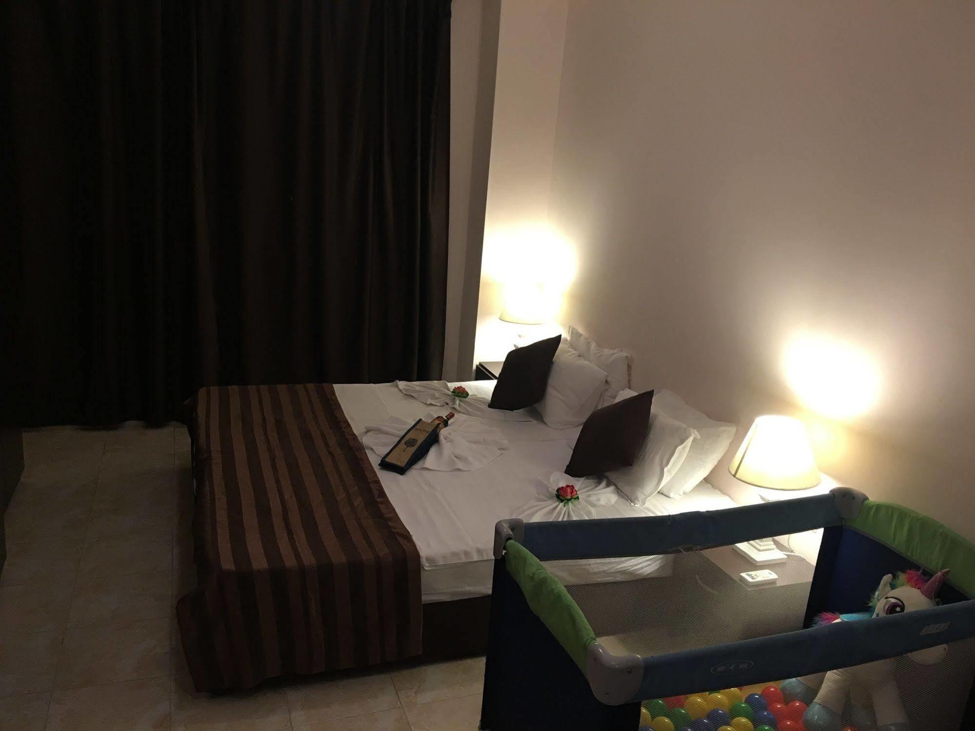 Arizona Del Mar Appartement Pomorie Buitenkant foto